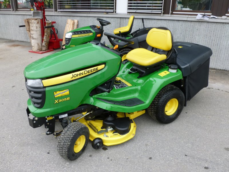 Lawn tractor John Deere X 305 R