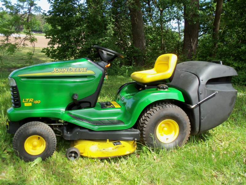 Tracteurtondeuse John Deere LTR180
