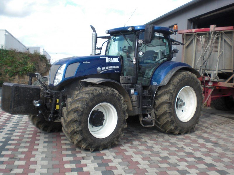 Traktor des Typs New Holland T 7.270 AC BluePower, Gebrauchtmaschine in Oberviechtach (Bild 1)