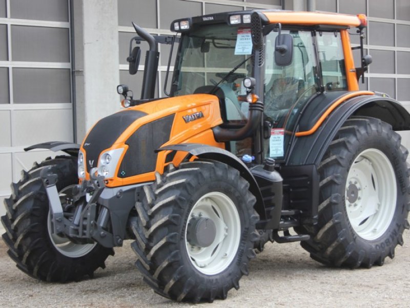 Valtra N163 Direct Tractor