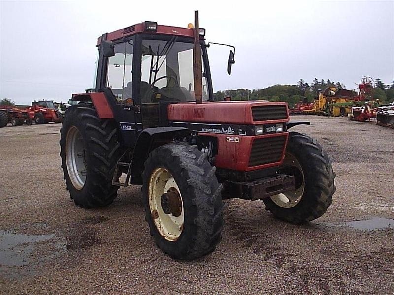 Case IH 1056 XL Tractor