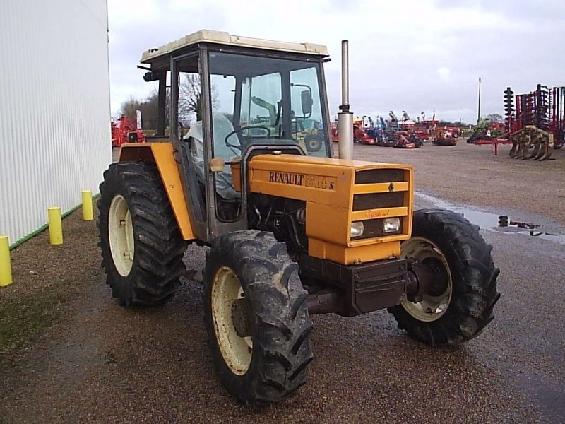 Renault 551-4 Traktor - technikboerse.com