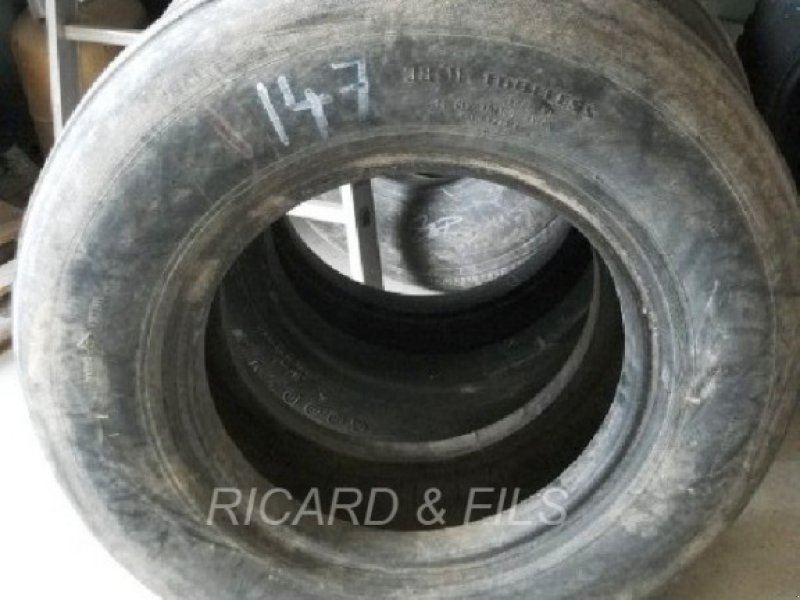 Reifen du type Dunlop Avion 38x11, Gebrauchtmaschine en LA SOUTERRAINE (Photo 1)