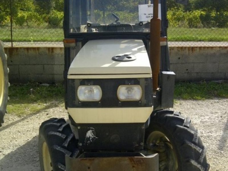 lamborghini 660 v tracteur pour viticulture