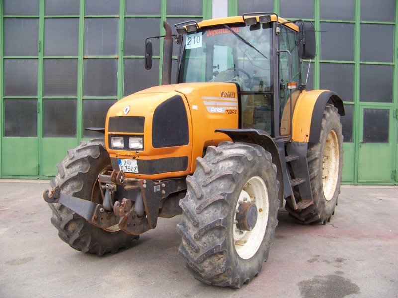 Renault ARES 720 RZ Tractor