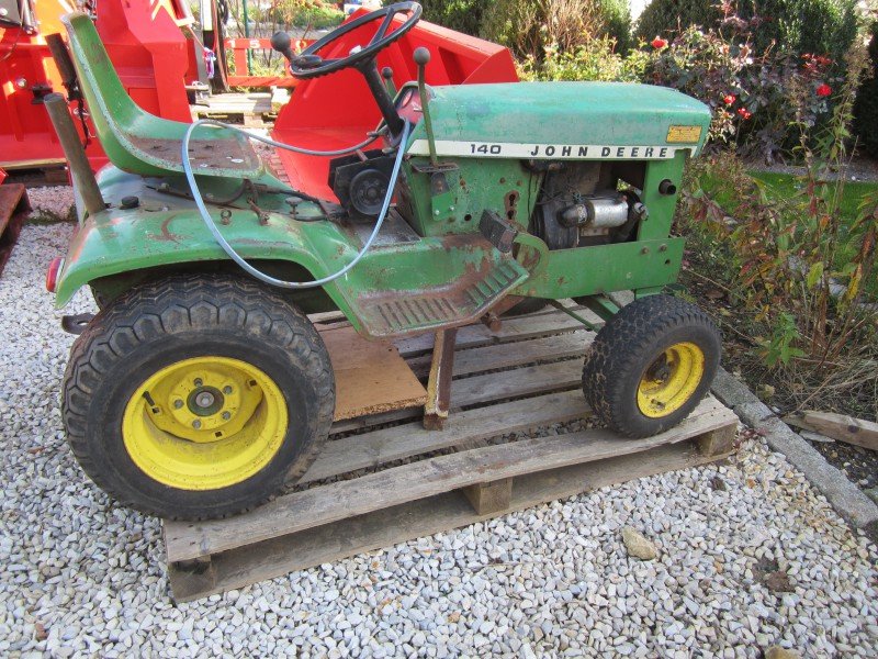 John Deere John Derre 140 Rasentraktor