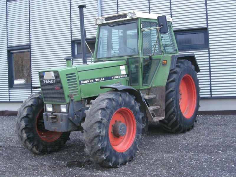 Traktor des Typs Fendt Farmer 311 LSA, Gebrauchtmaschine in Plattling (Bild 1)