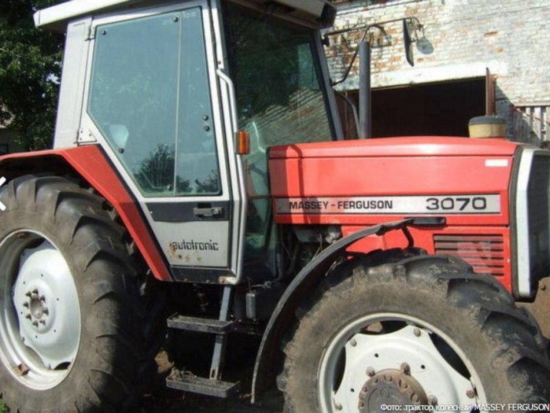 Oldtimer-Traktor des Typs Massey Ferguson 3070, Neumaschine in Київ (Bild 1)