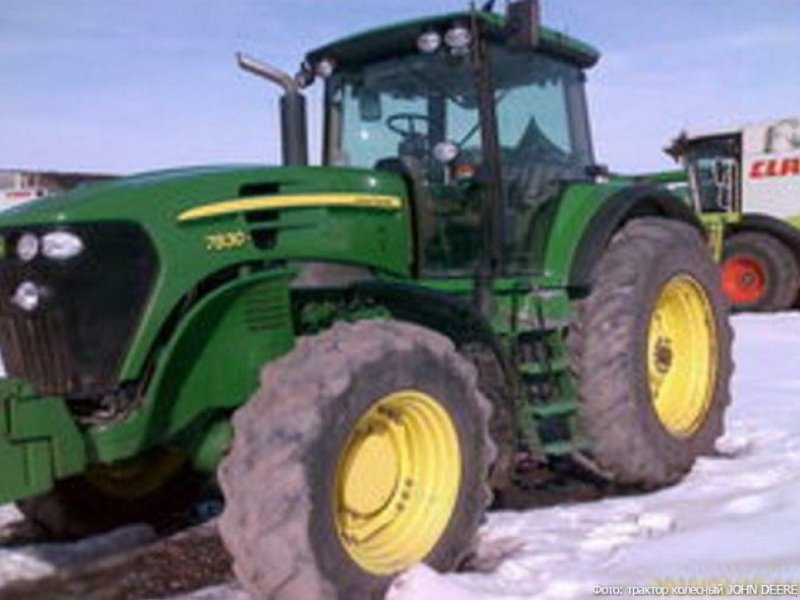 Oldtimer-Traktor des Typs John Deere 7830, Neumaschine in Київ (Bild 1)