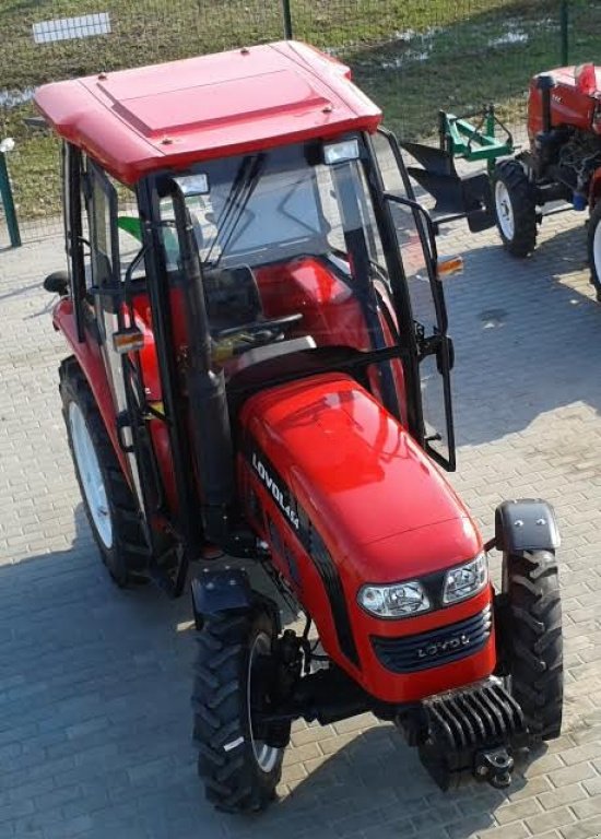 Oldtimer-Traktor des Typs foton 454,  in Глеваха (Bild 3)