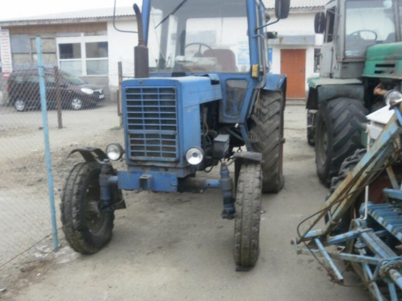 Oldtimer-Traktor del tipo Belarus Беларус-80, Neumaschine en Біла Церква (Imagen 1)