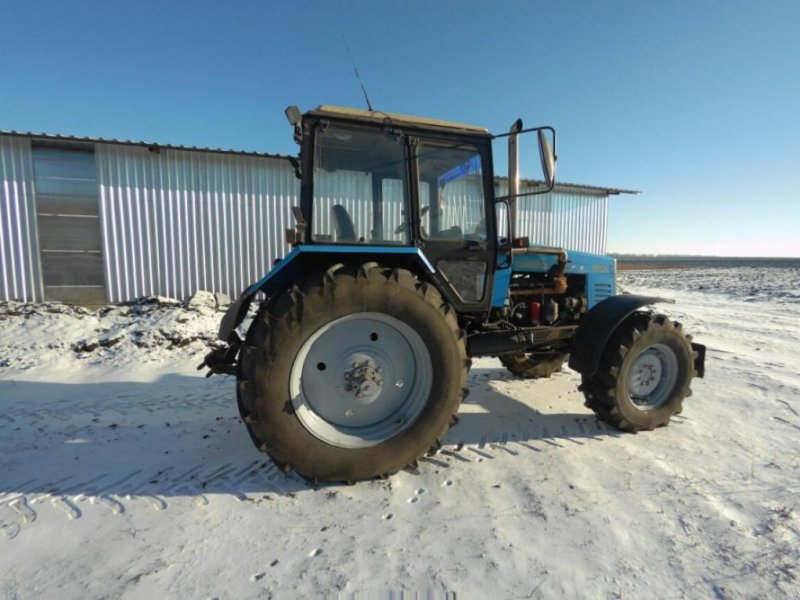 Oldtimer-Traktor del tipo Belarus Беларус-1221.2, Neumaschine en Полтава (Imagen 1)