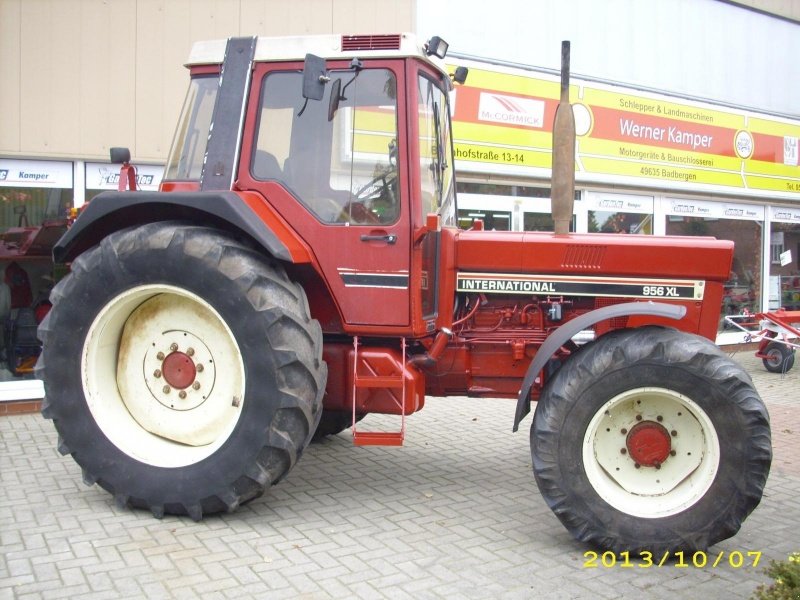 Case IH 956 XL Tractor