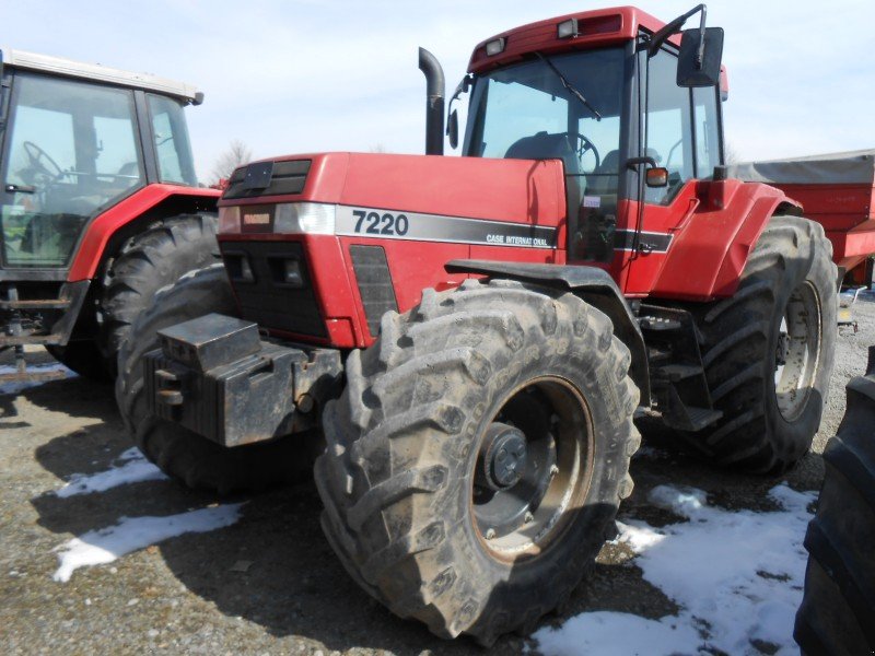 Case IH 7220 Magnum Tractor