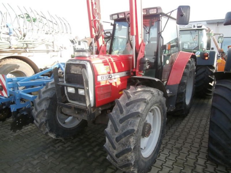 Massey Ferguson 6160 Tractor - technikboerse.com