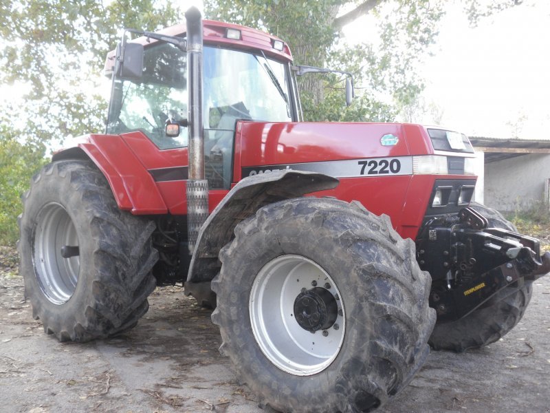 Case IH 7220 Tractor - technikboerse.com