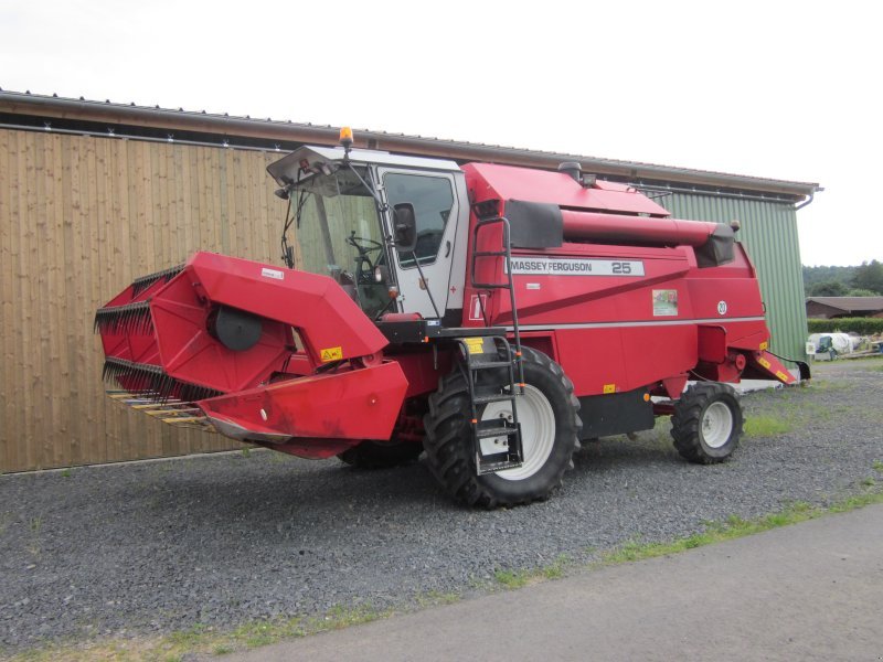 Massey Ferguson MF 25 Combine harvester - technikboerse.com