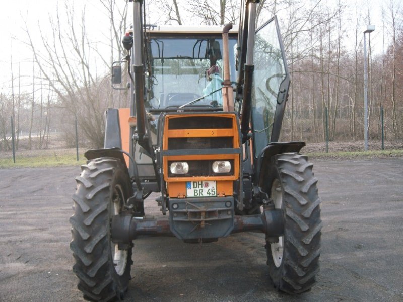 Renault 551-4S Tracteur - technikboerse.com