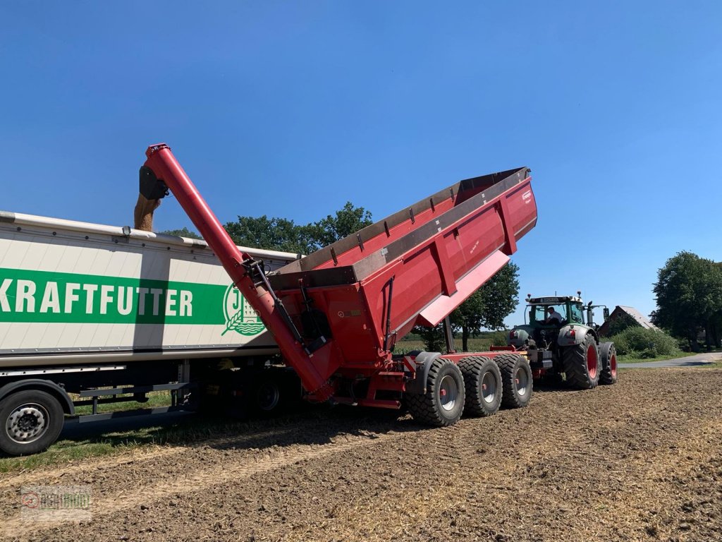 Überladewagen des Typs Agrimont Überladeschnecke HP 400 300 t/h mit neuer Rückwand Überladewagen Container Abrollcontainer Hakenlift Überladewagen, Neumaschine in Luzec nad Vltavou (Bild 5)