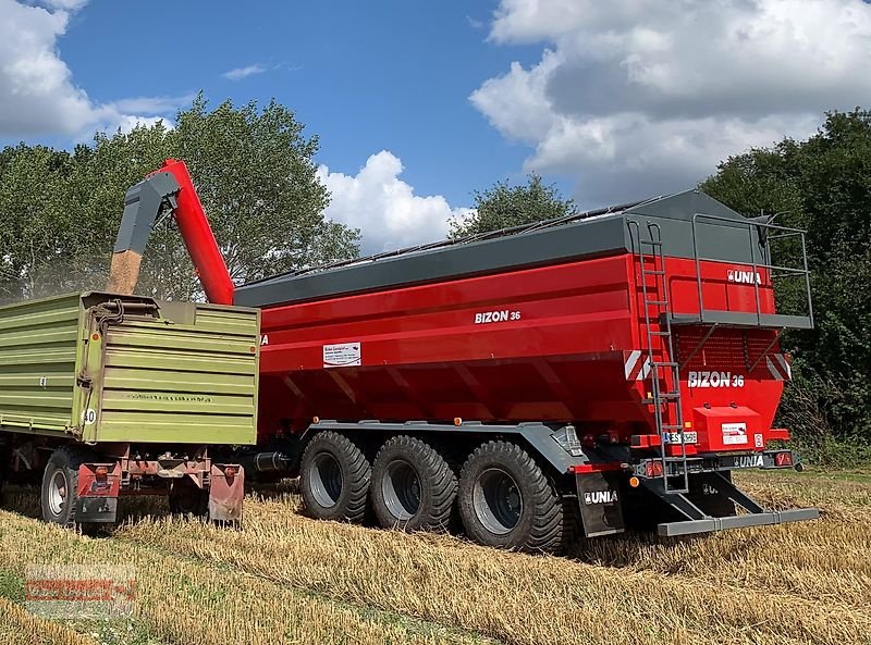 Überladewagen a típus Unia BIZON 36 Überladewagen 36 m³ Wiegesystem 31 to, Neumaschine ekkor: Ostheim/Rhön (Kép 5)
