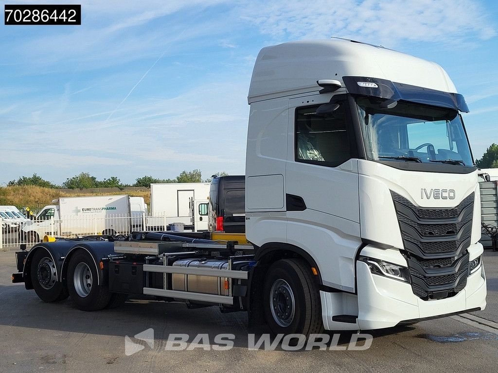 Abrollcontainer des Typs Iveco X-Way 580 6X2 NEW Palfinger PHT20SLD5 Hooklift Lift+steering Axl, Neumaschine in Veghel (Bild 8)
