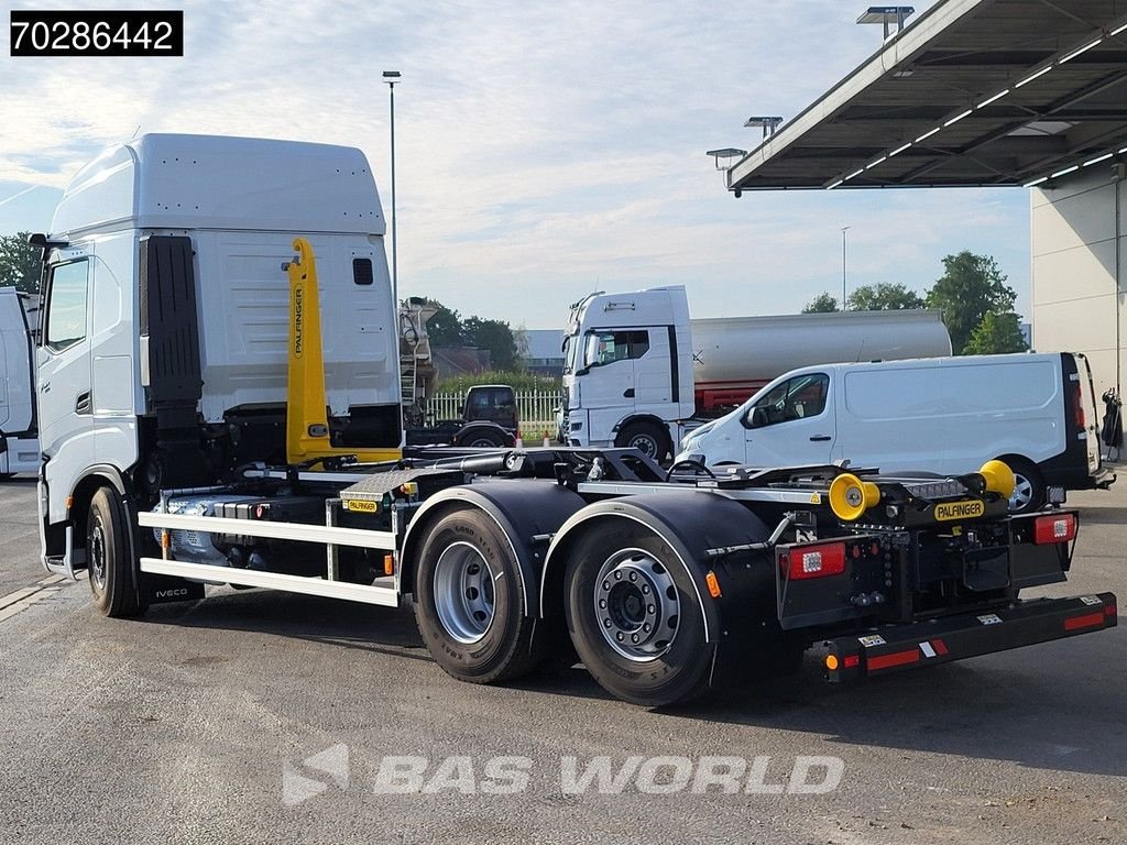 Abrollcontainer des Typs Iveco X-Way 580 6X2 NEW Palfinger PHT20SLD5 Hooklift Lift+steering Axl, Neumaschine in Veghel (Bild 7)