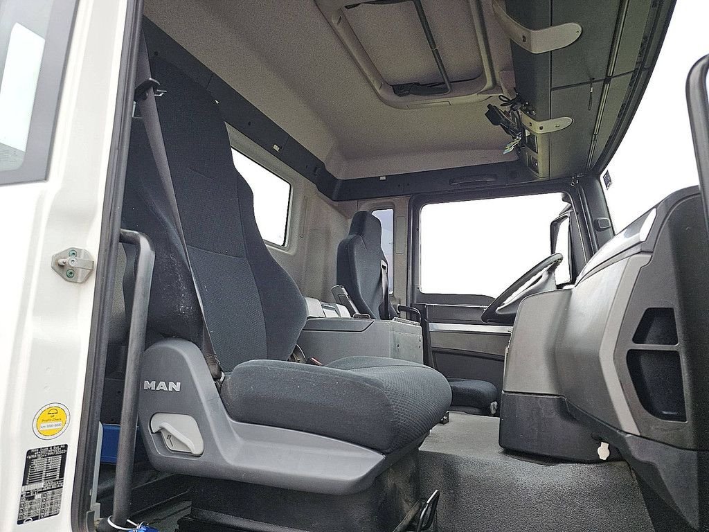 Abrollcontainer от тип MAN 26.440 TGS 6X2-4 INTARDER, Gebrauchtmaschine в Vuren (Снимка 8)