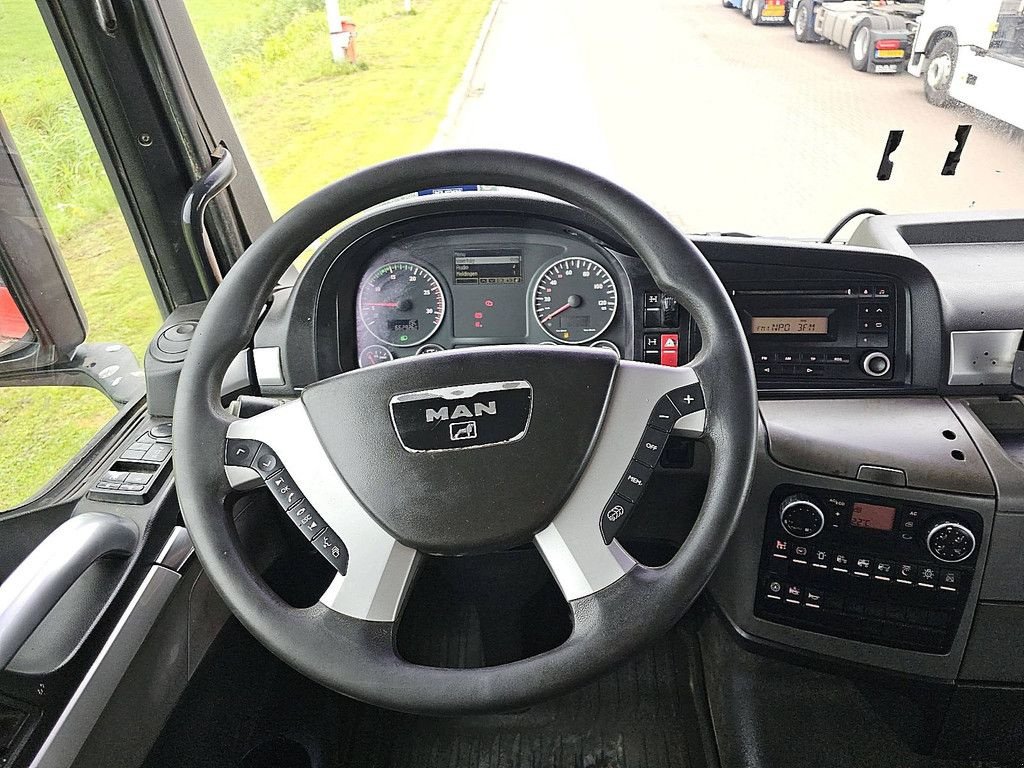 Abrollcontainer des Typs MAN 33.400 TGX XL 6X4 FULL STEEL, Gebrauchtmaschine in Vuren (Bild 9)