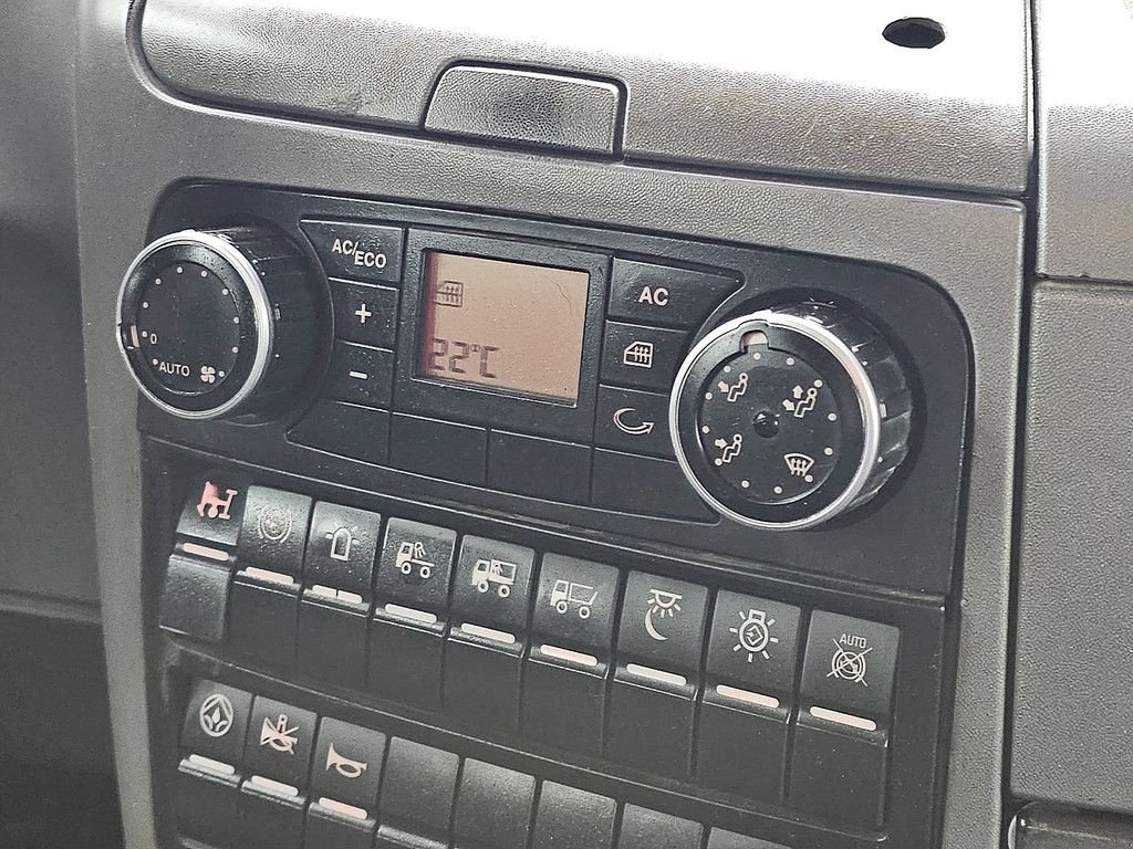 Abrollcontainer des Typs MAN 33.400 TGX XL 6X4 FULL STEEL, Gebrauchtmaschine in Vuren (Bild 11)