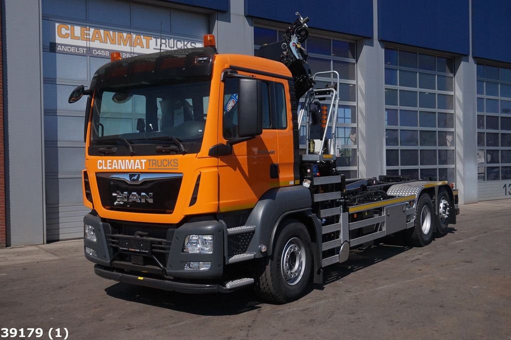 Abrollcontainer des Typs MAN TGS 26.420 HMF 21 Tonmeter laadkraan Just 170.296 km!, Gebrauchtmaschine in ANDELST (Bild 2)