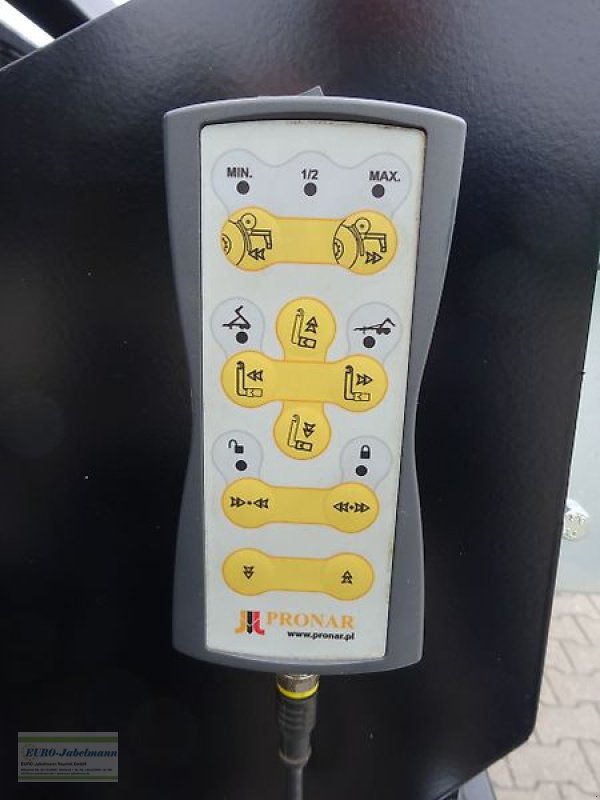 Abrollcontainer van het type PRONAR Hakenlift / Abrollkipper /  Containeranhänger / Containerfahrzeug / Abrollsystem / Abrollfahrzeug / Hakengerät Modell T 286, 23 to., Neumaschine in Itterbeck (Foto 15)