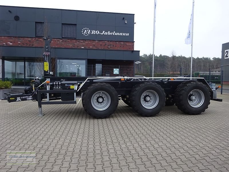 Abrollcontainer Türe ait PRONAR Hakenlift / Abrollkipper /  Containeranhänger / Containerfahrzeug / Abrollsystem / Abrollfahrzeug / Hakengerät Modell T 386, 33 to. Tridem, Neumaschine içinde Itterbeck (resim 7)