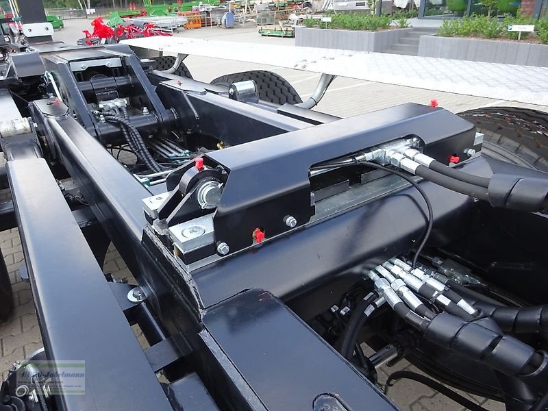 Abrollcontainer Türe ait PRONAR Hakenlift / Abrollkipper /  Containeranhänger / Containerfahrzeug / Abrollsystem / Abrollfahrzeug / Hakengerät Modell T 386, 33 to. Tridem, Neumaschine içinde Itterbeck (resim 19)