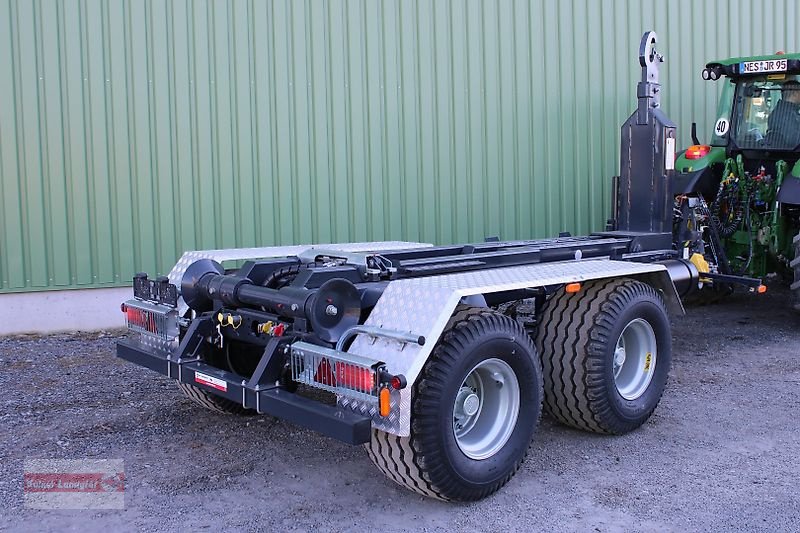 Abrollcontainer des Typs PRONAR T 185/1 Hakenliftanhänger 15 to Parabel-Fahrwerk, Neumaschine in Ostheim/Rhön (Bild 4)