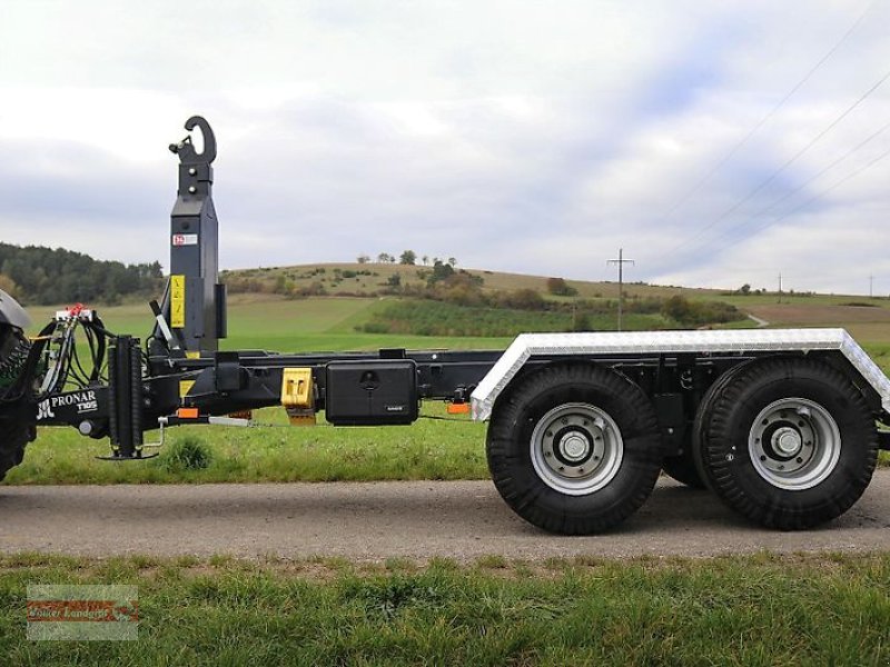 Abrollcontainer des Typs PRONAR T 185 Hakenliftanhänger 15 to Boogie-Fahrwerk, Neumaschine in Ostheim/Rhön (Bild 1)