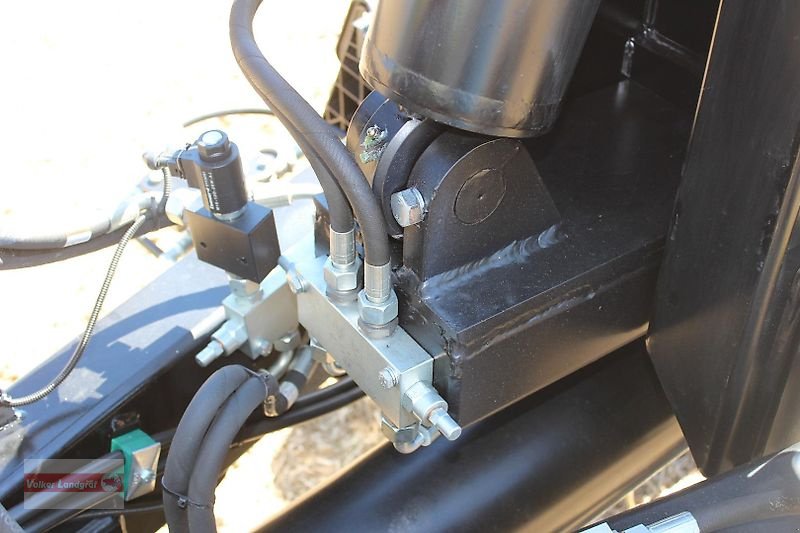 Abrollcontainer des Typs PRONAR T 185 Hakenliftanhänger 15 to Boogie-Fahrwerk, Neumaschine in Ostheim/Rhön (Bild 10)