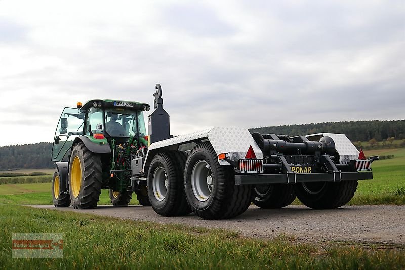 Abrollcontainer des Typs PRONAR T 185 Hakenliftanhänger 15 to Boogie-Fahrwerk, Neumaschine in Ostheim/Rhön (Bild 2)