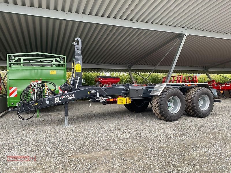 Abrollcontainer des Typs PRONAR T 285 Hakenlift-Anhänger 21 to Boogie-Fahrwerk, Neumaschine in Ostheim/Rhön (Bild 2)