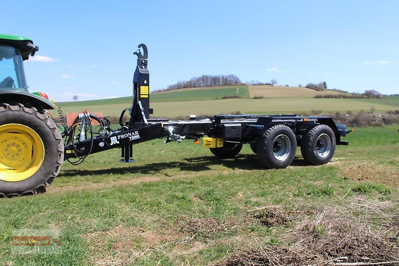 Abrollcontainer des Typs PRONAR T 285 Hakenlift-Anhänger 21 to Boogie-Fahrwerk, Neumaschine in Ostheim/Rhön (Bild 13)