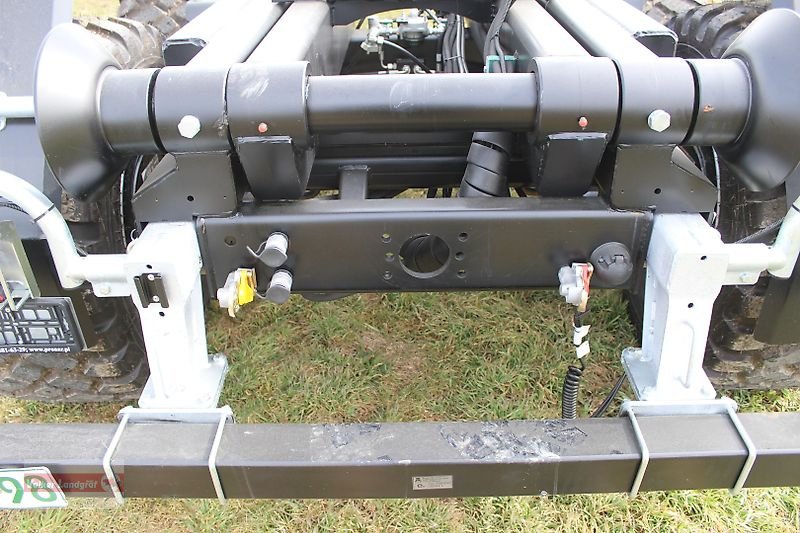 Abrollcontainer des Typs PRONAR T 285 Hakenlift-Anhänger 21 to Boogie-Fahrwerk, Neumaschine in Ostheim/Rhön (Bild 21)