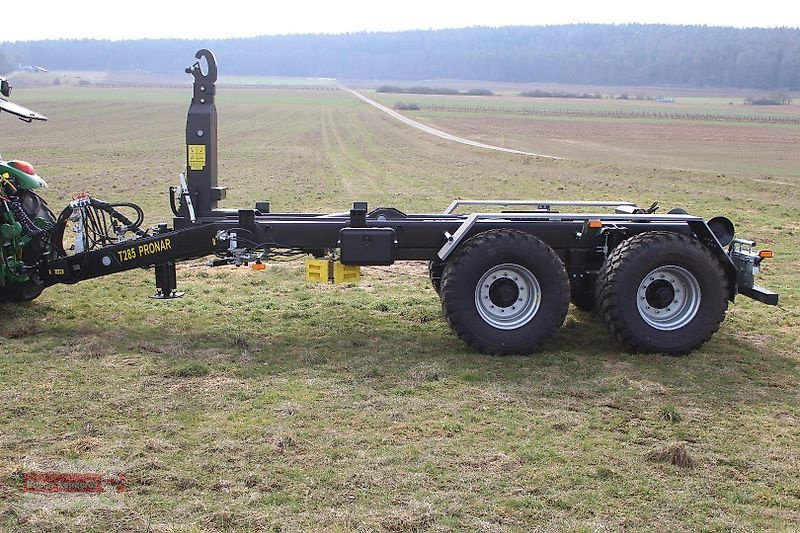 Abrollcontainer des Typs PRONAR T 285 Hakenlift-Anhänger 21to Boogie-Fahrwerk, Neumaschine in Ostheim/Rhön (Bild 18)