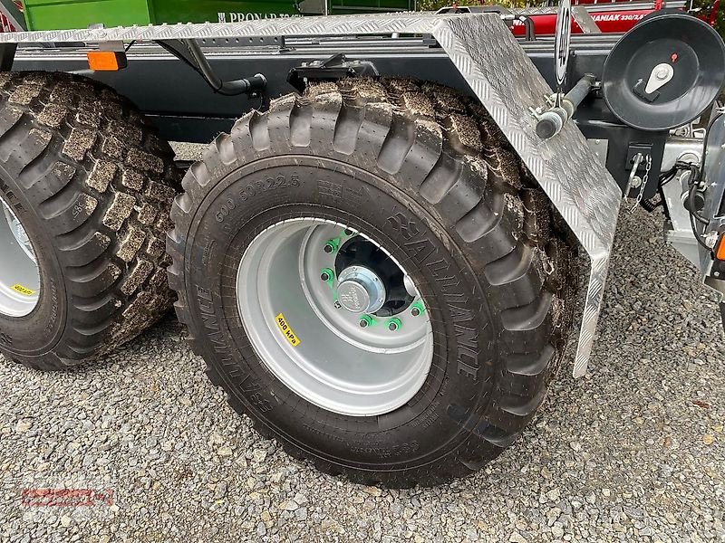 Abrollcontainer des Typs PRONAR T 285 Hakenlift-Anhänger 21to Boogie-Fahrwerk, Neumaschine in Ostheim/Rhön (Bild 5)