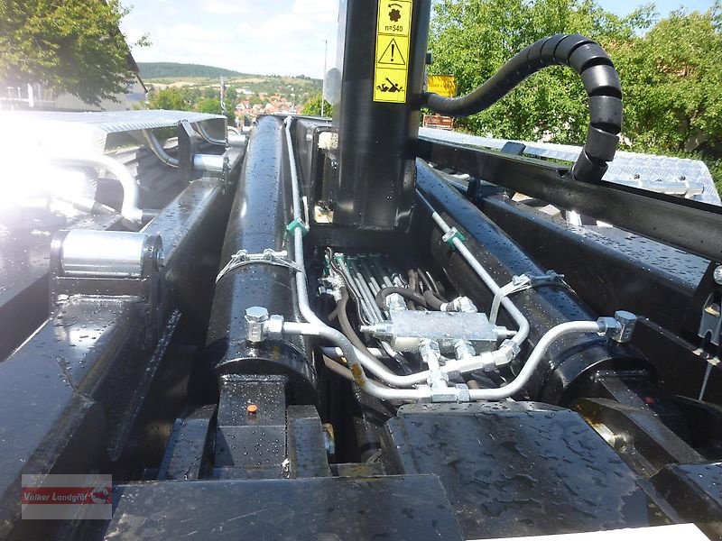 Abrollcontainer des Typs PRONAR T 386 Hakenliftanhänger 34 to Zwangslenkung Parabel-Fahrwerk, Neumaschine in Ostheim/Rhön (Bild 14)