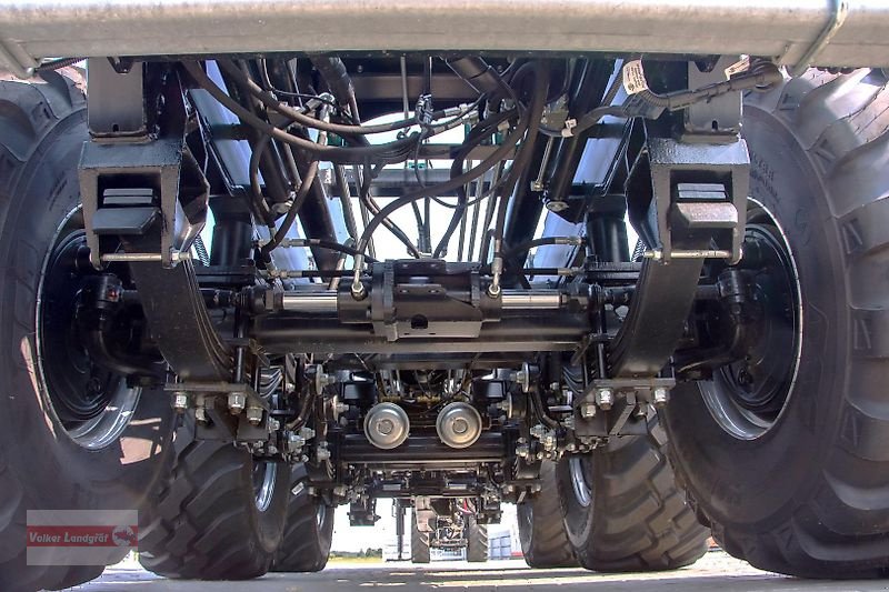 Abrollcontainer des Typs PRONAR T 386 Hakenliftanhänger 34 to Zwangslenkung Parabel-Fahrwerk, Neumaschine in Ostheim/Rhön (Bild 23)