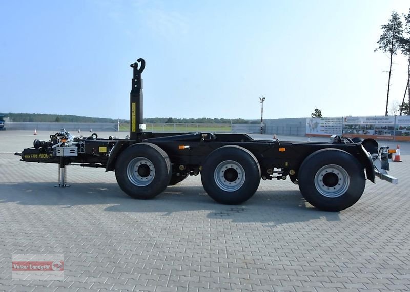 Abrollcontainer des Typs PRONAR T 386 Hakenliftanhänger 34 to Zwangslenkung Parabel-Fahrwerk, Neumaschine in Ostheim/Rhön (Bild 20)