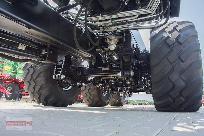 Abrollcontainer des Typs PRONAR T 386 Hakenliftanhänger 34 to Zwangslenkung Parabel-Fahrwerk, Neumaschine in Ostheim/Rhön (Bild 24)