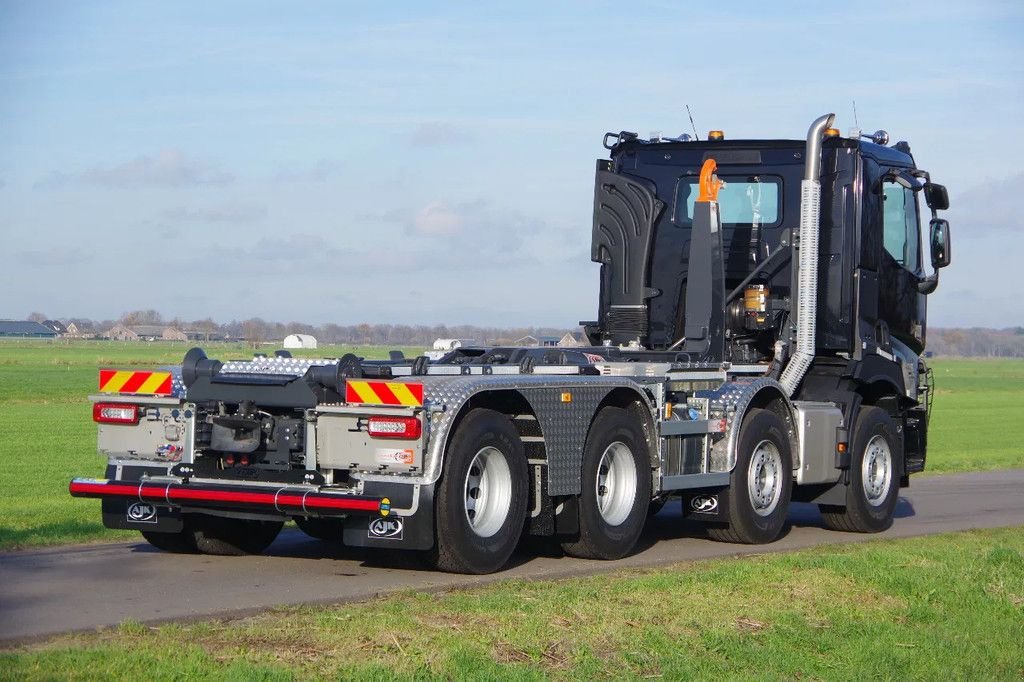 Abrollcontainer типа Renault C520 8x4 WSG met 30-tons AJK haakarm, Gebrauchtmaschine в Groenekan (Фотография 2)