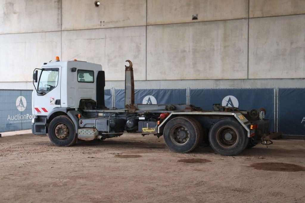 Abrollcontainer типа Renault Premium 370dCi, Gebrauchtmaschine в Antwerpen (Фотография 3)