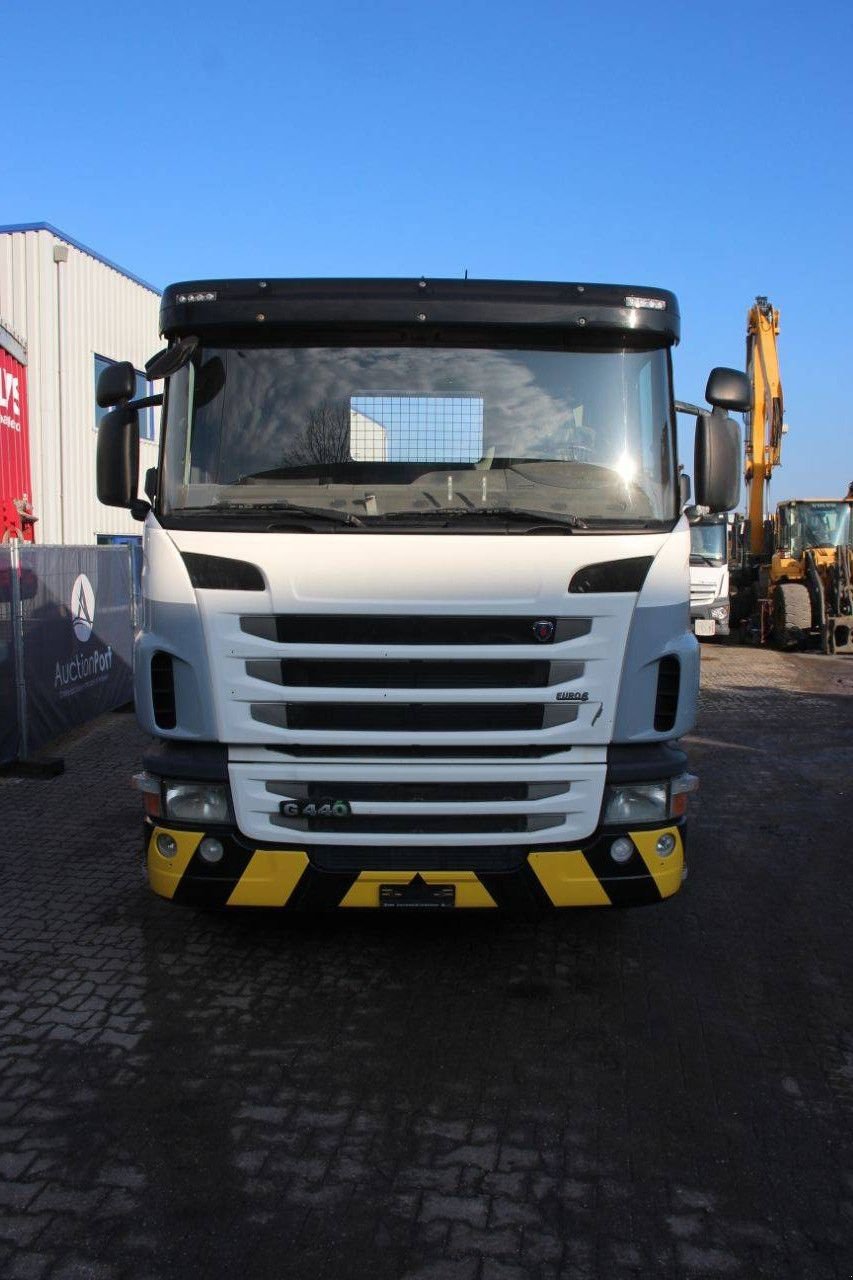 Abrollcontainer of the type Scania G440, Gebrauchtmaschine in Antwerpen (Picture 8)