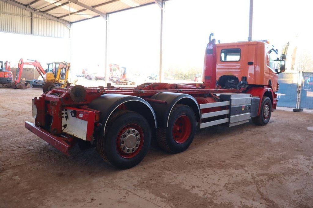 Abrollcontainer Türe ait Scania P 340, Gebrauchtmaschine içinde Antwerpen (resim 7)